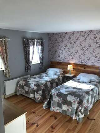 Дома для отпуска Kilcloon Self Catering Cottages & Studios Мейнут Дом для отпуска-13